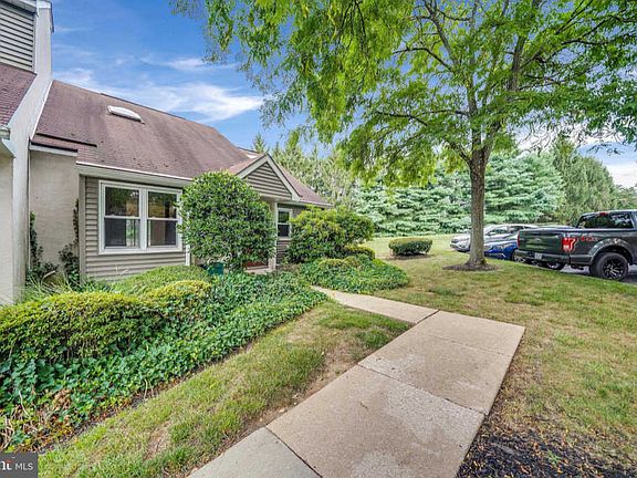 3rd image of 1104 Saint Michaels Ct