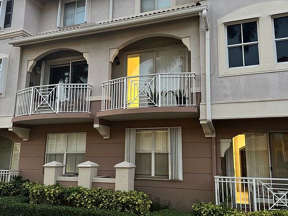 2nd image of 8930 W Flagler St APT 202