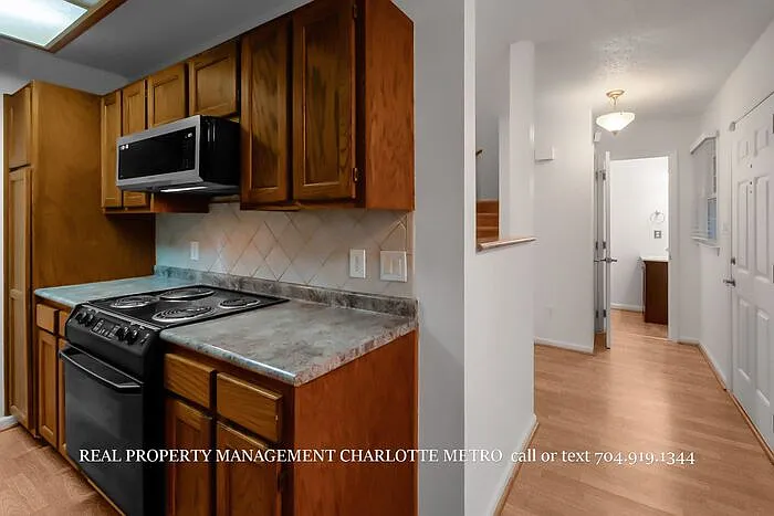 9451 Kings Falls Dr — Photo 13