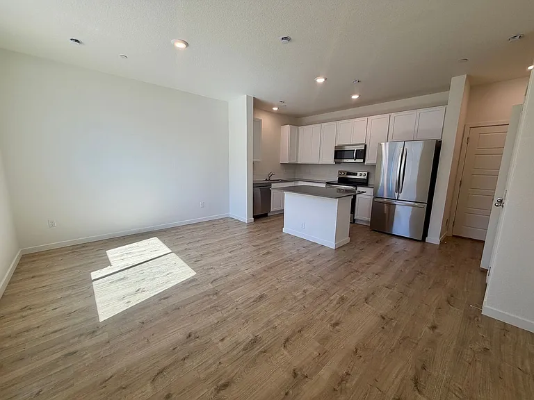 3913 Net St — Photo 3