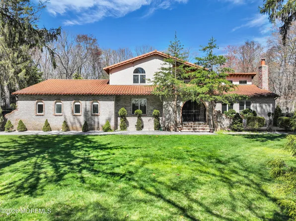 12 Red Fox Run, Manalapan, NJ 07726