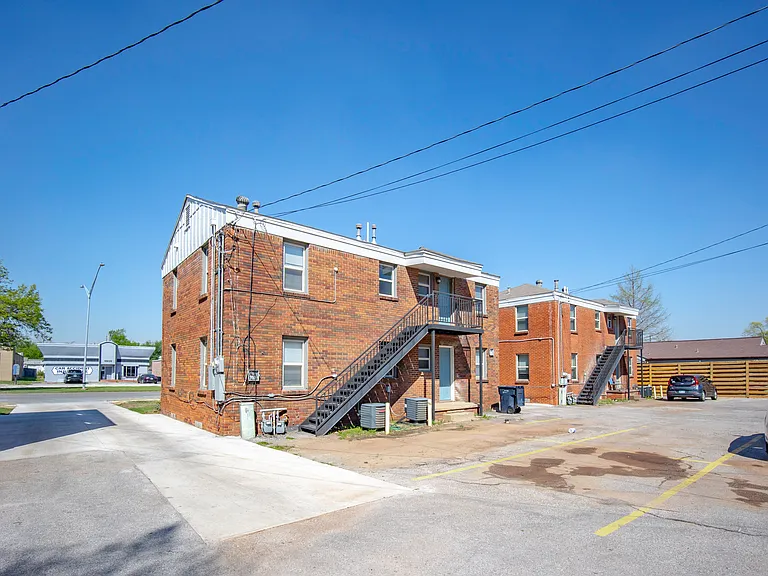 4612 N Classen Blvd — Photo 21