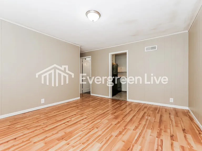13128 Parker Ave — Photo 5