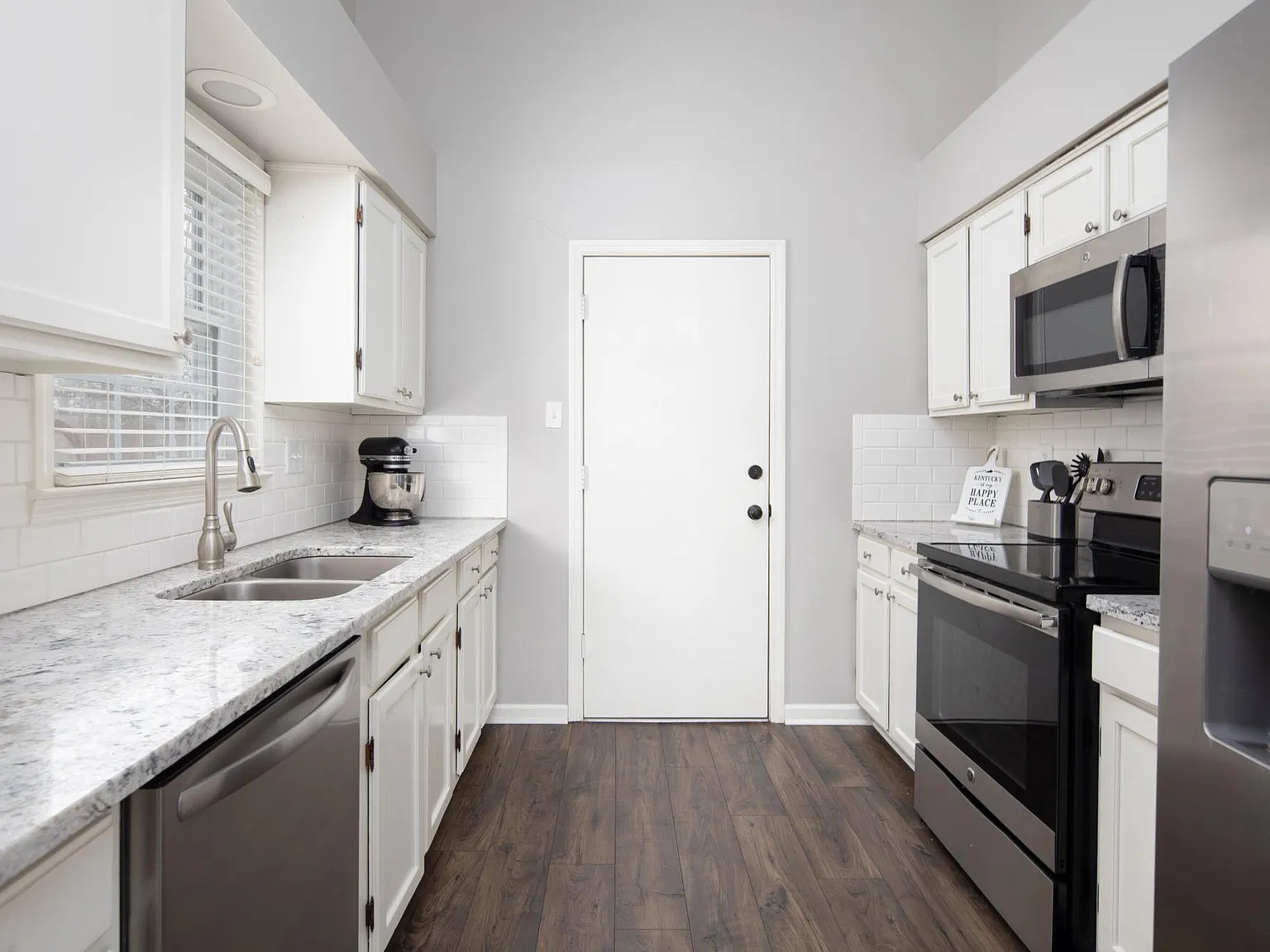 3 bed, 1365 sqft, $1,800 — Photo 2