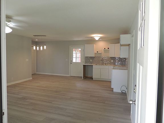 5th image of 114 Fontenay Dr
