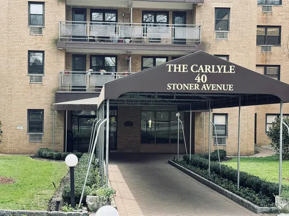 40 Stoner Avenue #1S, Great Neck, NY 11021