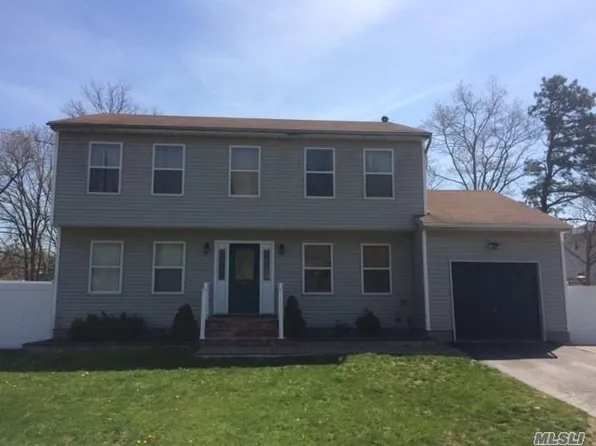 799 Wilson Blvd, Central Islip, NY 11722
