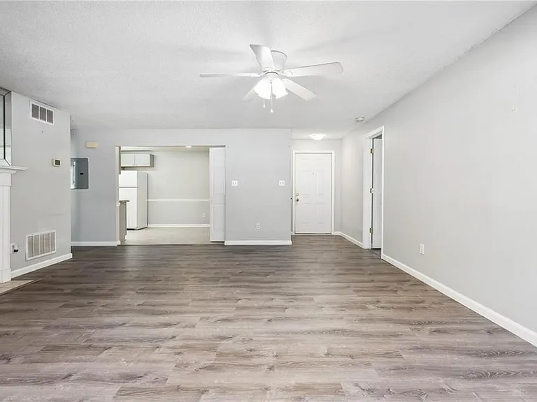 6362 Wedgeview Ct — Photo 24