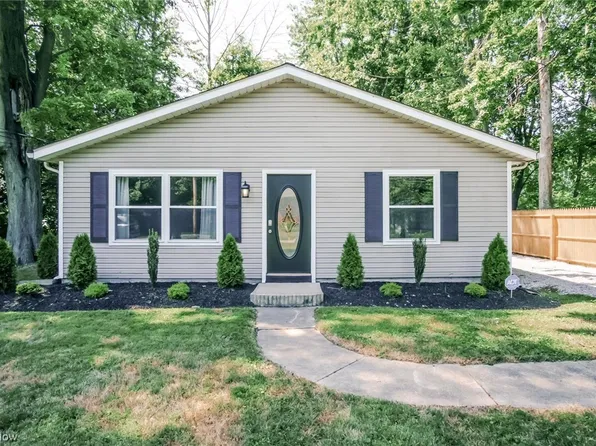 1132 Elm Ave, Madison, OH 44057