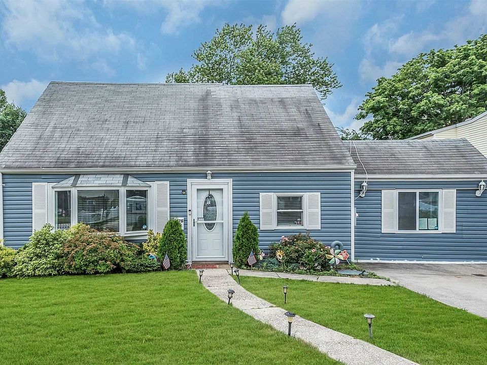 1st image of 426 Gardiners Ave