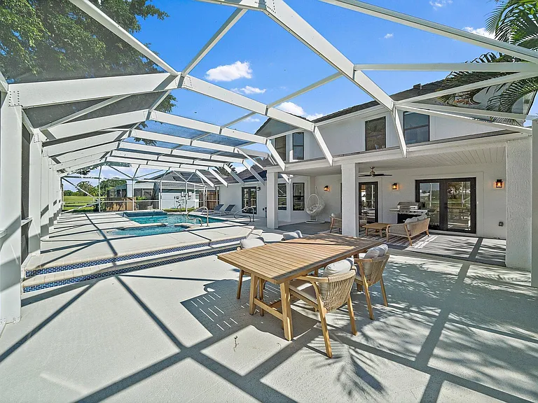 1878 Lynton Cir — Photo 36