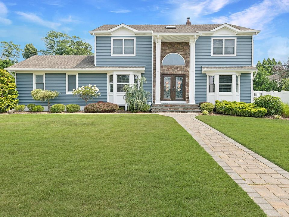 1st image of 51 Matinecock Avenue