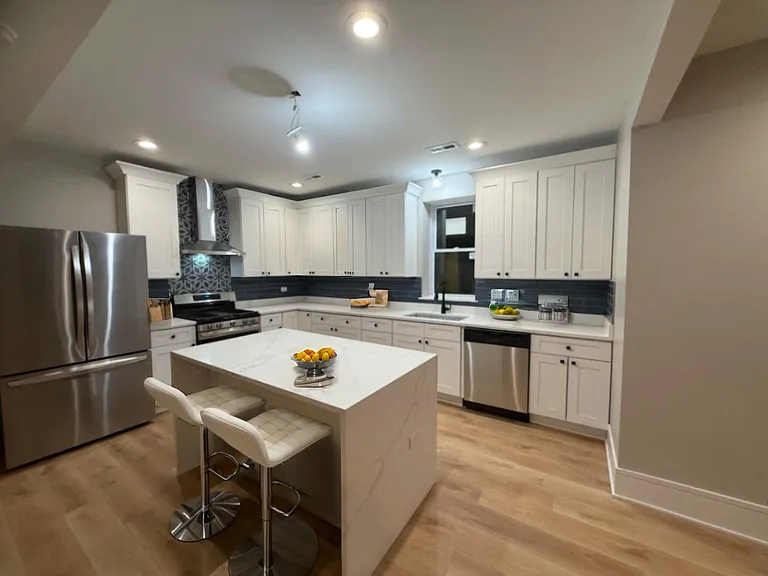 7526 S Ellis Ave #2 — Photo 6