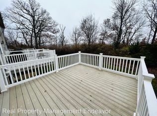 335 Montclair Tower Dr, Saint Charles, MO 63303