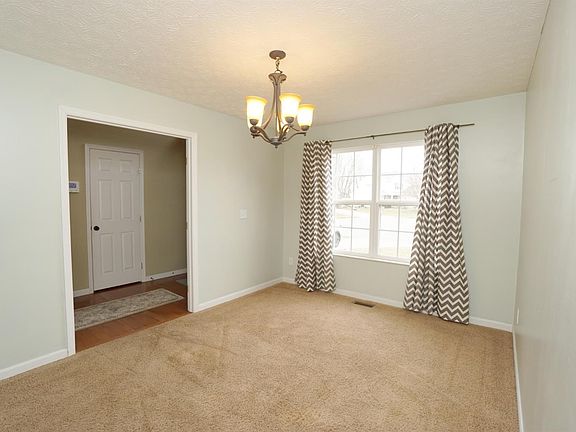 3rd image of 818 Owls Nest Ct