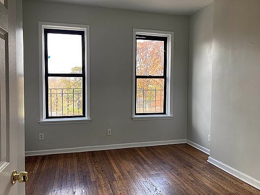 3rd image of 1895 Amsterdam Ave #5A