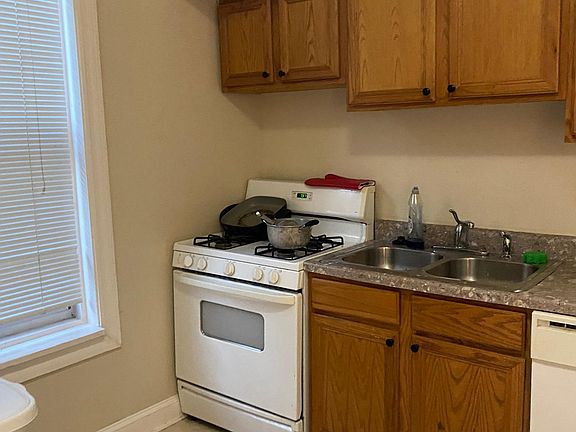 2nd image of 1307 N Campbell Ave APT 1F