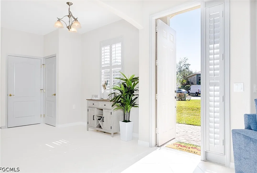 3 bed, 2.5 bath, 1821 sqft, $3,000 — Photo 3