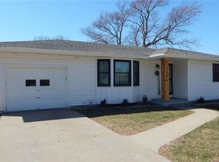 3206 Morningside Dr, Saint Joseph, MO 64503