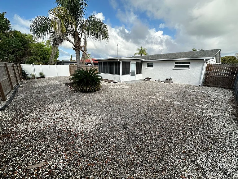 7726 Sue Ellen Dr — Photo 3