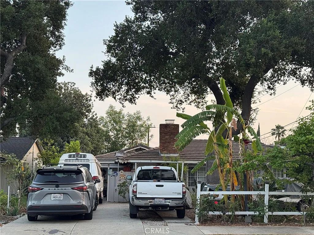 2 bed, 1800 sqft, $3,200 — Photo 1