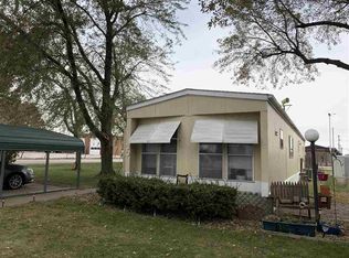1410 E South St TRLR 30, Hastings, NE 68901