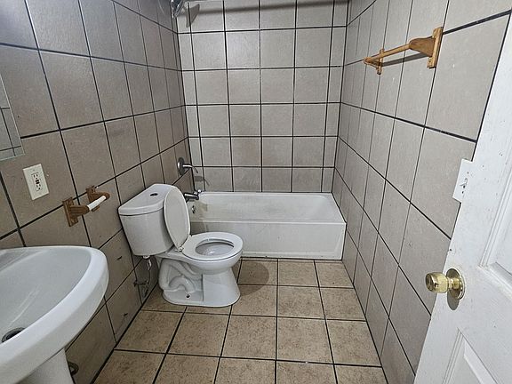 5th image of 6503 N 53rd St #1