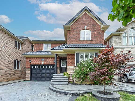 2nd image of 696 Caldwell Cres