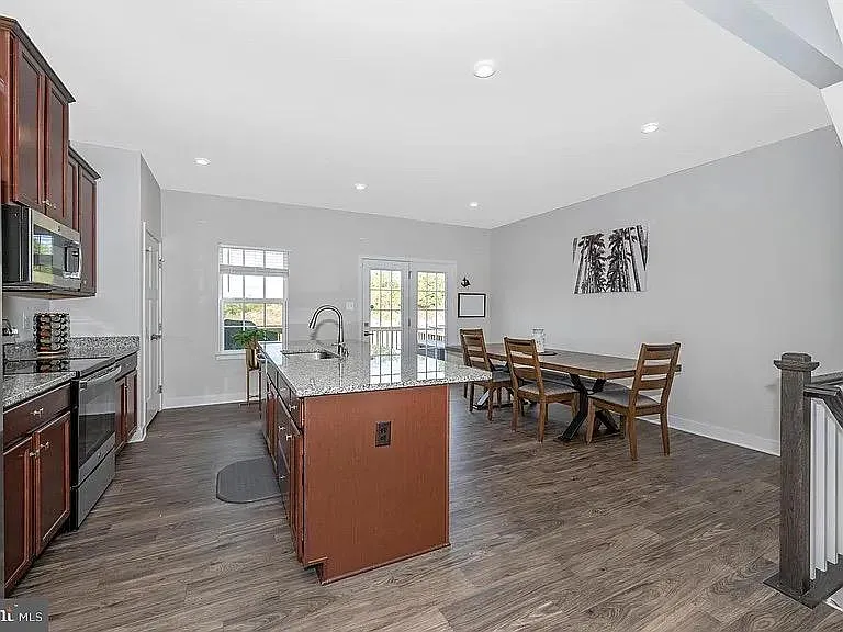 391 Ontario Dr — Photo 5