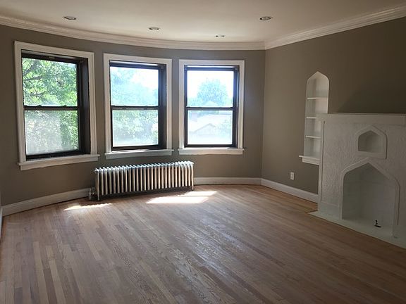 2nd image of 8148 S Saginaw Ave APT 3