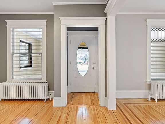 4th image of 228 Penn Ave S