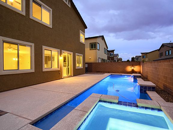 Pool/Spa w/Jet Pack