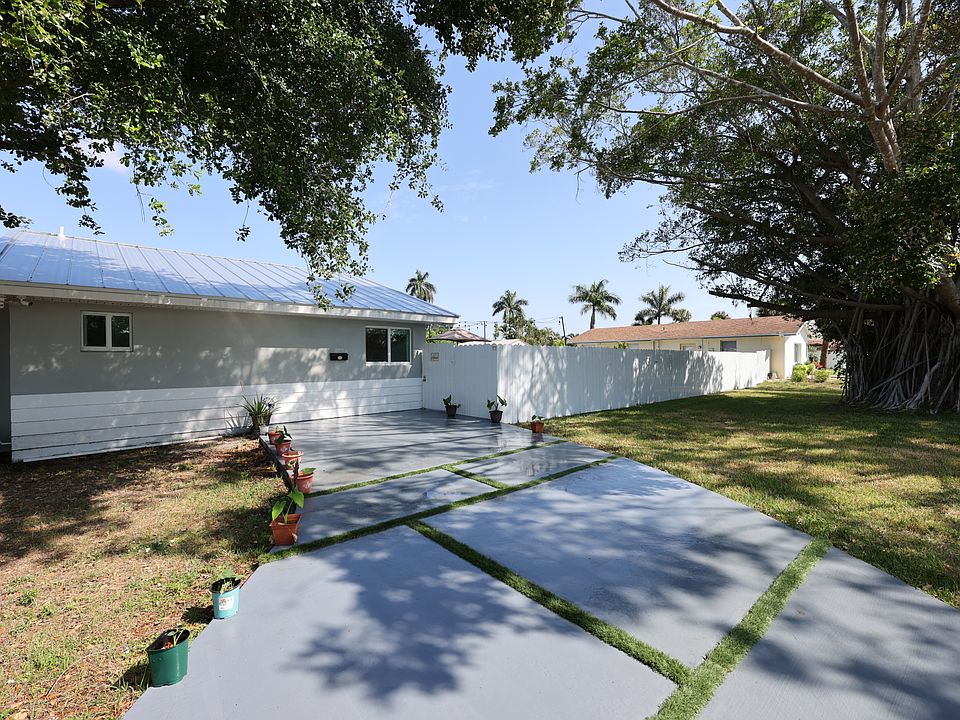 Private Lit Driveway With Security Cameras Adjasent to main property.