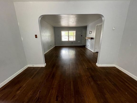 4th image of 3050 Saint Joseph Dr