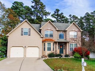 8 Toll Gate Ct, Sicklerville, NJ 08081