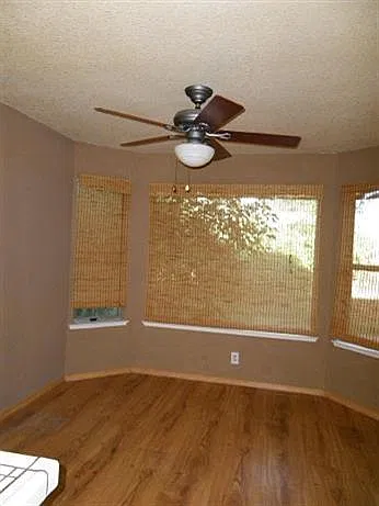 Yvette Way - 107 D — Photo 3