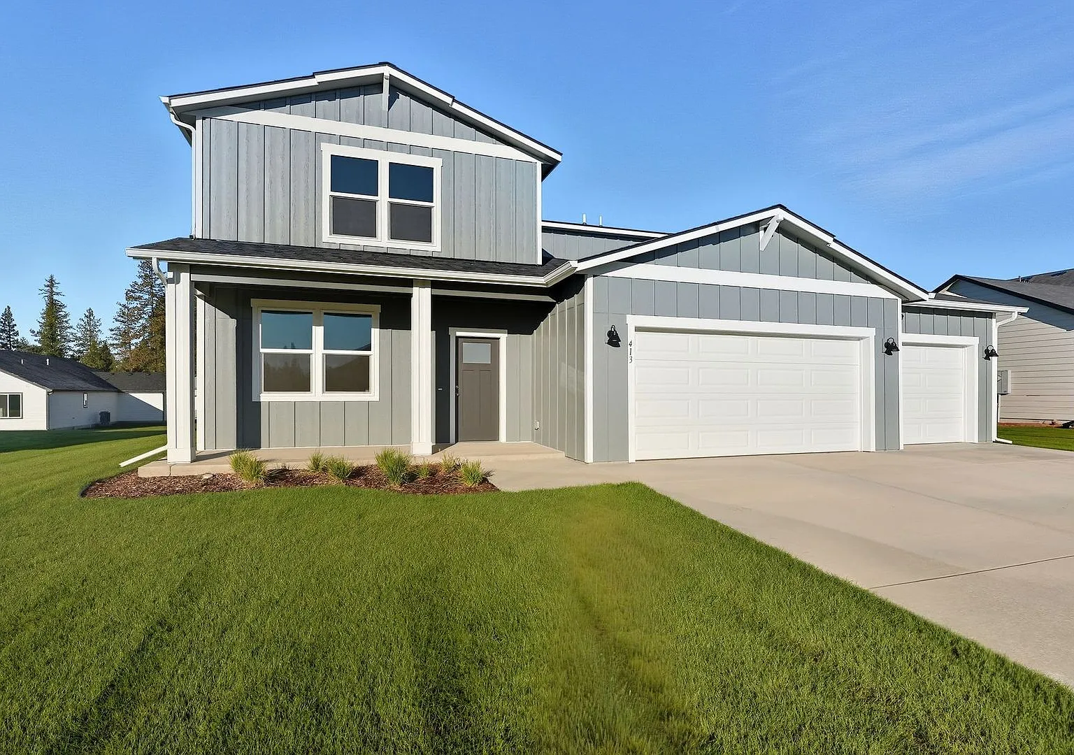 Spacious 4-Bedroom Home with Loft, 3 Baths & 3-Car Garage — Photo 2