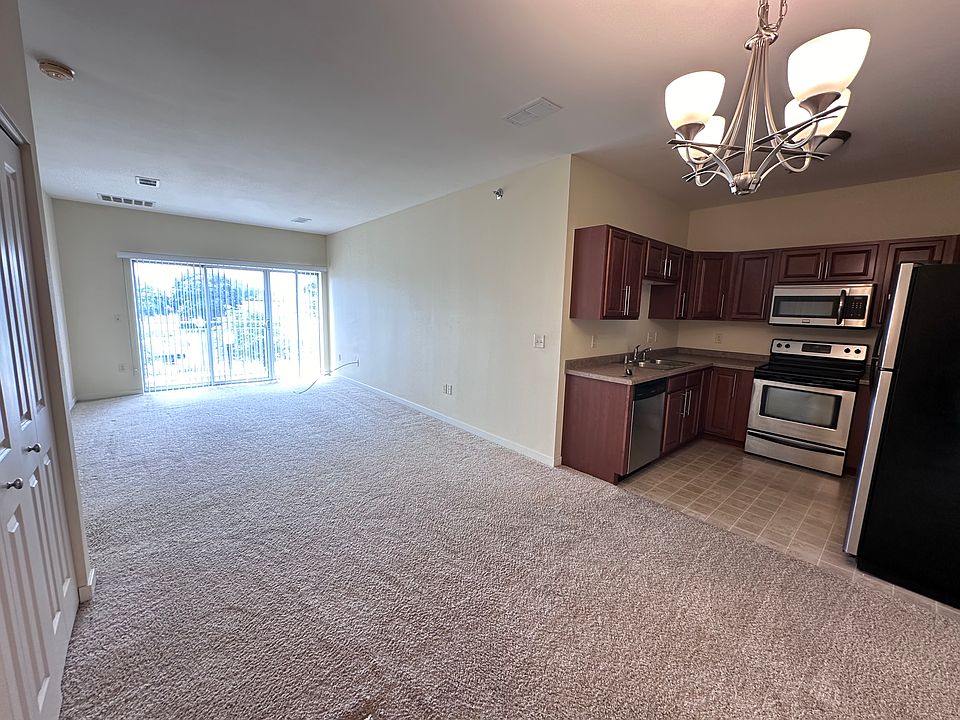 Open concept 1 bedroom apartment