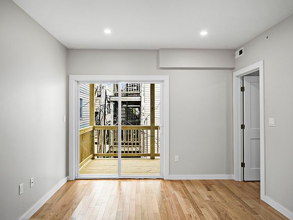 4th image of 146 N St Floor 3