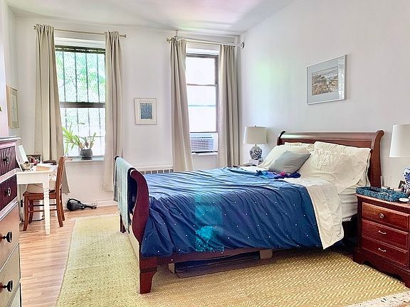 5th image of 425 E 118th St APT 2