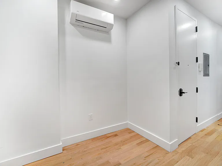 151 Williams Ave #2L — Photo 11