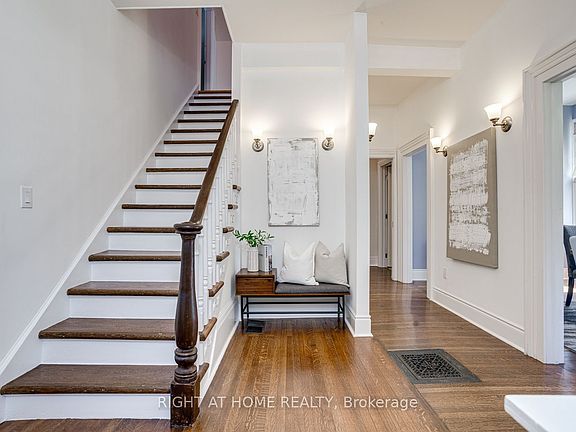 4th image of 354 Queen St