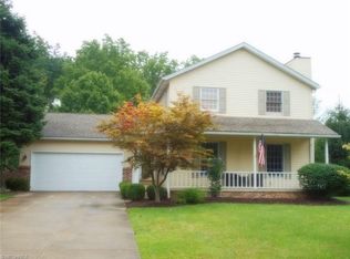 792 Hampshire Rd, Stow, OH 44224