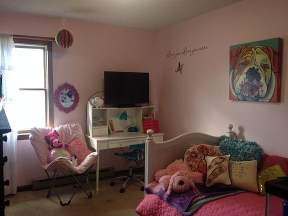 3rd image of 14 Butternut Hill Dr