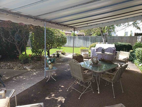 3rd image of 1718 Byron Dr