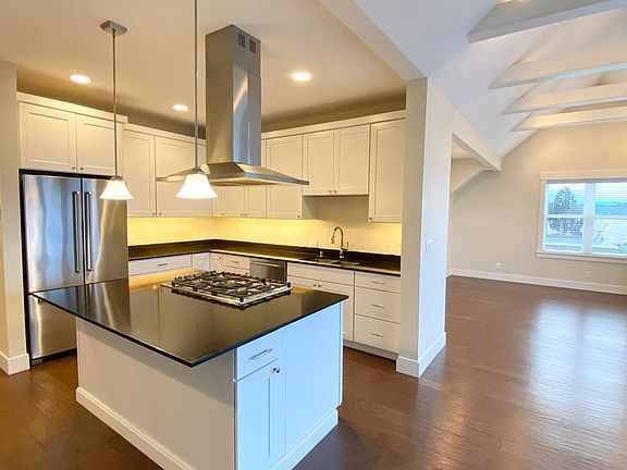 3rd image of 716 3rd St Unit 304