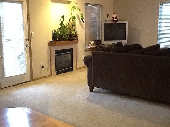 4th image of 11033 Meridian Dr SE