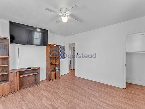 4th image of 1218 Crestview Ave