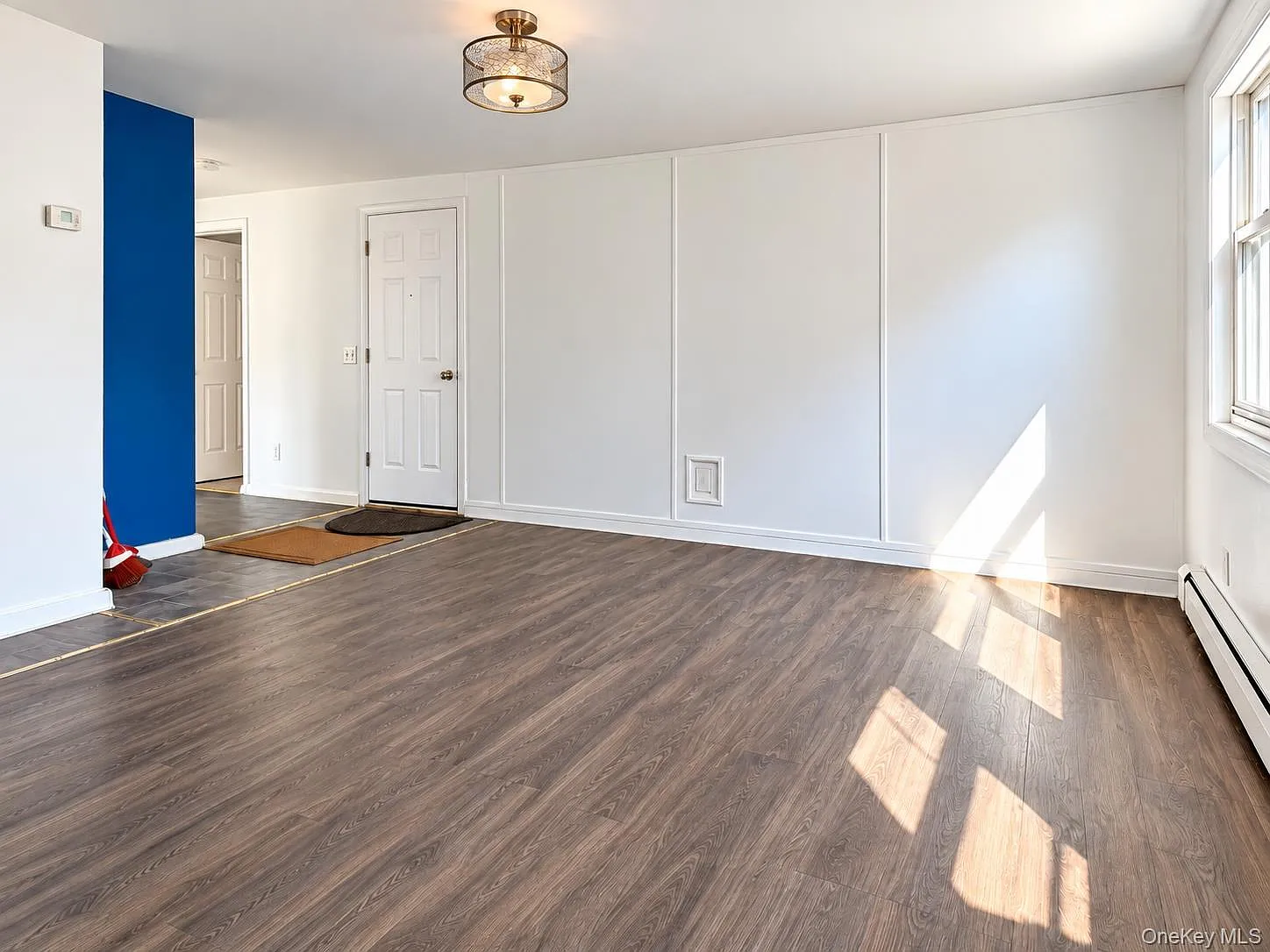 158 N Division St — Photo 2