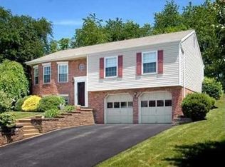 135 Peppertree Dr, New Kensington, PA 15068